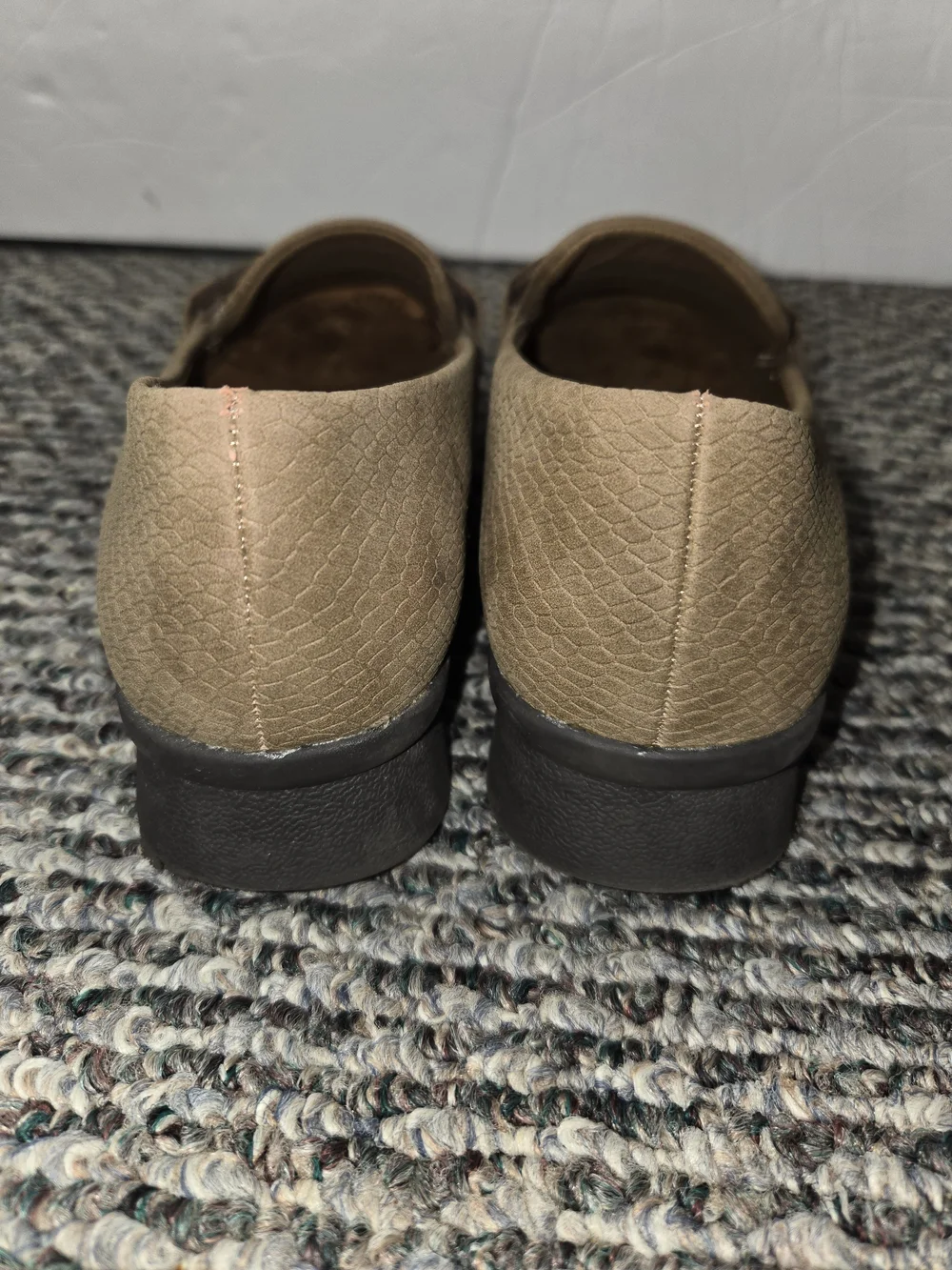 Baretraps Addison Women's Memory Foam Loafers Brown Size 6M